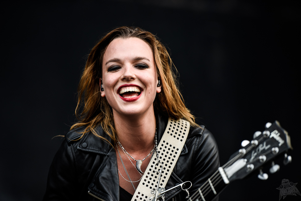 Lzzy hale. Лиззи Хейл. Halestorm солистка. Лиззи Хейл 2022. Лиззи Хейл вокалистка.