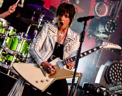 Halestorm Celebrate On Stage At Aftershock | Photos Halestorm